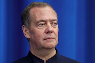 Zbývají už jen vteřiny na hodinách soudného dne, hrozí Medvěděv jadernými útoky na Kyjev a NATO - Novinky